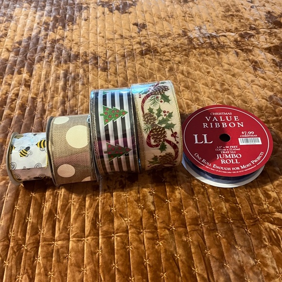 Signature Ribbon Collection - Red, Green, Gold - Picture 2 of 8